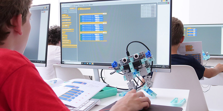 environnement scratch pour programmer un robot éducatif