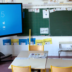 écran interactif pour enseignement en classe et à distance
