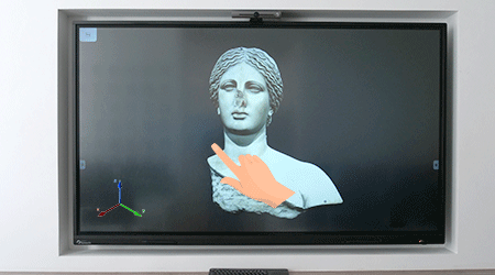 Découvrir les oeuvres 3D du musée d'Arles sur un écran numérique interactif